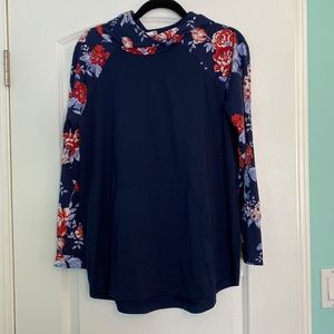 LulaRoe Amber top size large.